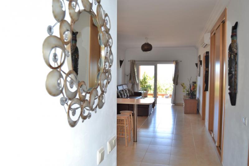 Vista Baia, Meia Praia beach apartment, 1A