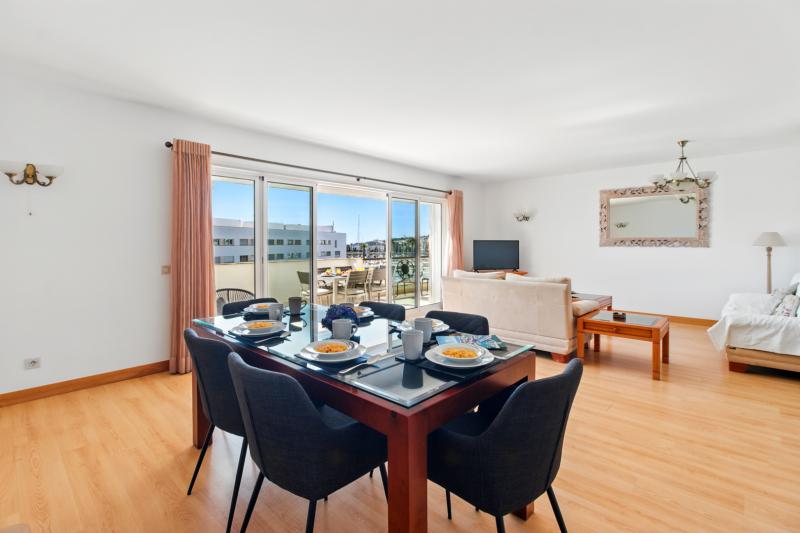 Marina 3 bdrm - view, A/C, pool (MW1)