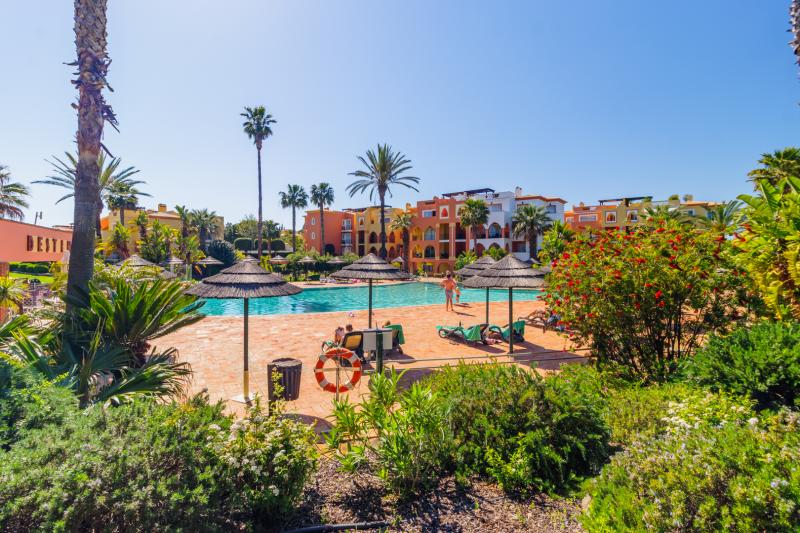 Jardim da Meia Praia Penthouse Baleeira 305 (GF)