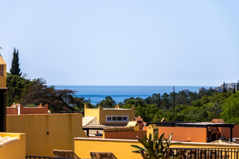 Jardim da Meia Praia Penthouse Baleeira 305 (GF)