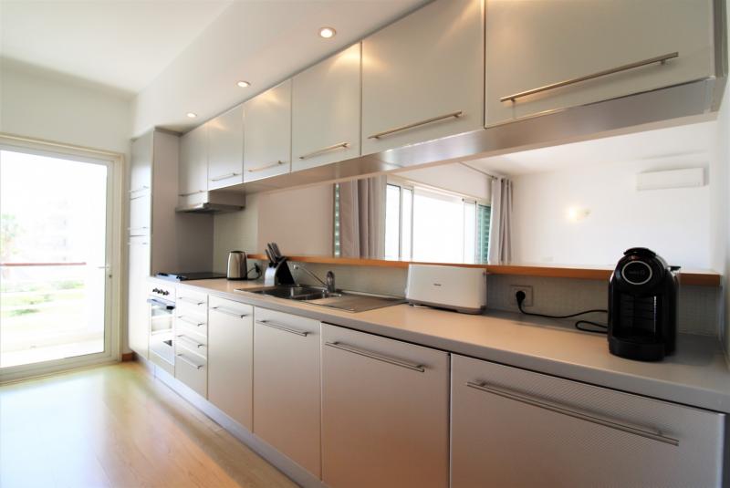 Marina 2 bdrm with pool and A/C (IP-1)