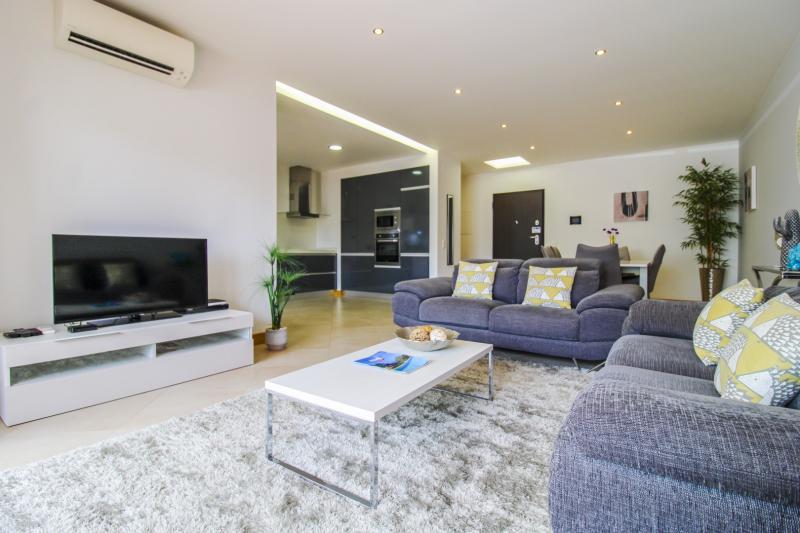 Santo Amaro, 1 - Ground Floor B (PA)