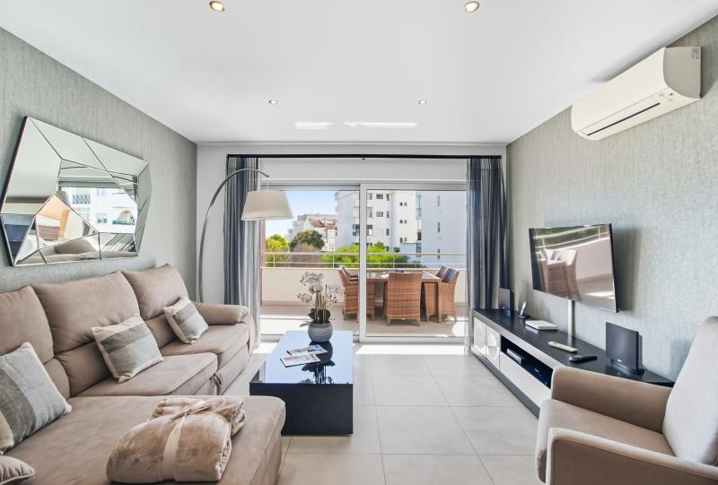 Santo Amaro 2 bedroom apartment (1-2-B)