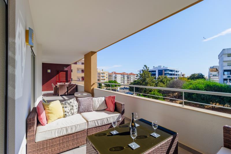 Santo Amaro 2 bedroom apartment (1-2-B)