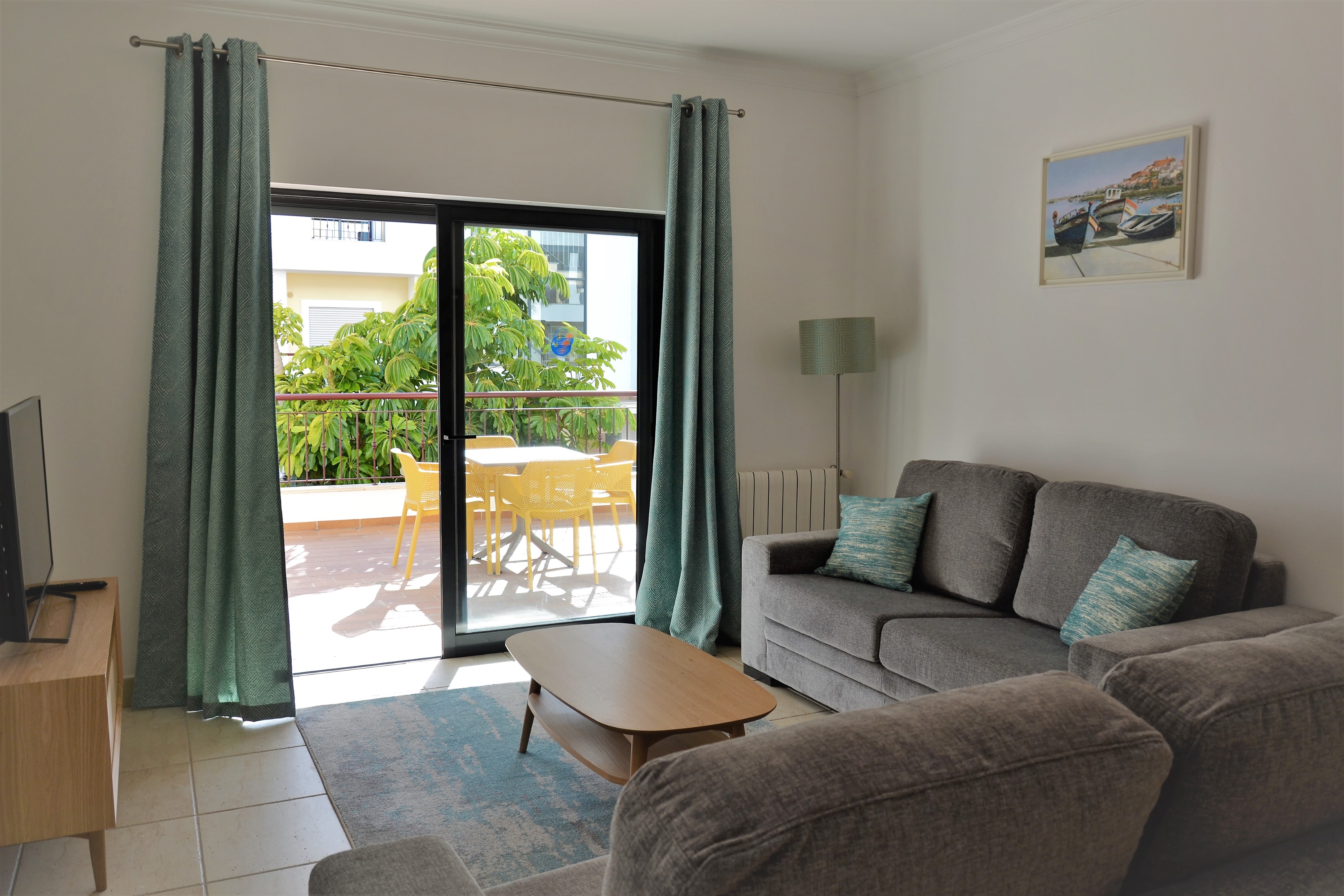 Albasul - T1 chic apt close to Meia Praia beach - Annual let