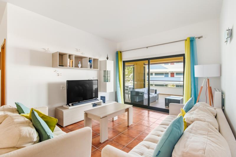 Marina Park beautiful 3 Bedroom Apt (GP804)