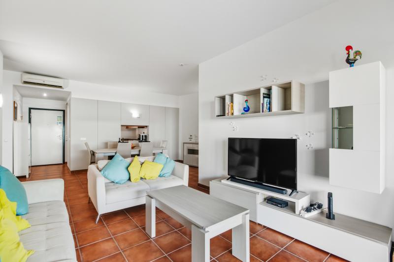 Marina Park beautiful 3 Bedroom Apt (GP804)