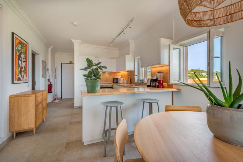 Vista Baia, Meia Praia beach, Roof Terrace with Amazing Sea Views (2A)