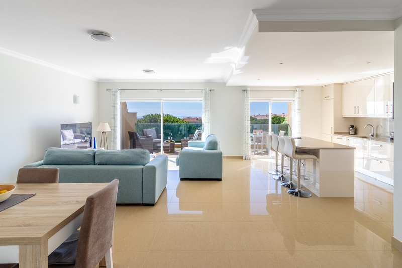 Luxury Golf & Sea View Apartment with Free Heated Pool & Spa, (PHC-G7-159)