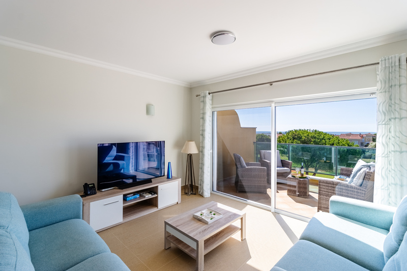 Luxury Golf & Sea View Apartment with Free Heated Pool & Spa, (PHC-G7-159)