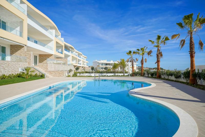 Cliff View luxury apartment - Lote 99 Block A