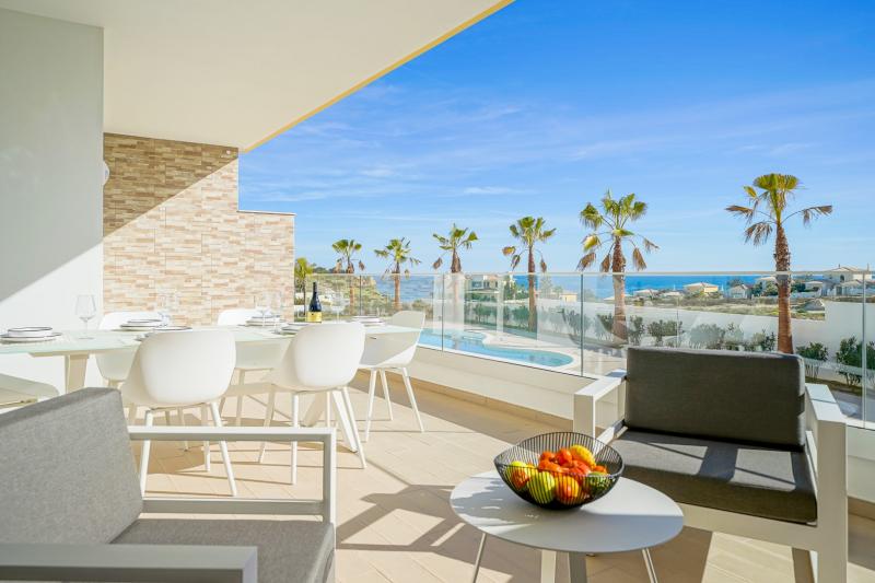 Cliff View luxury apartment - Lote 99 Block A