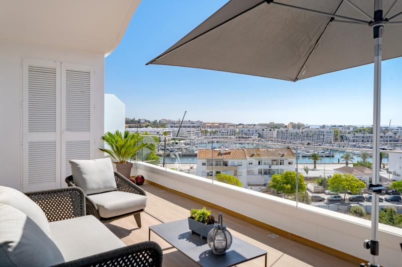 Adega luxury 2-bedroom sea view penthouse (3-5A) "Casa Olivia"