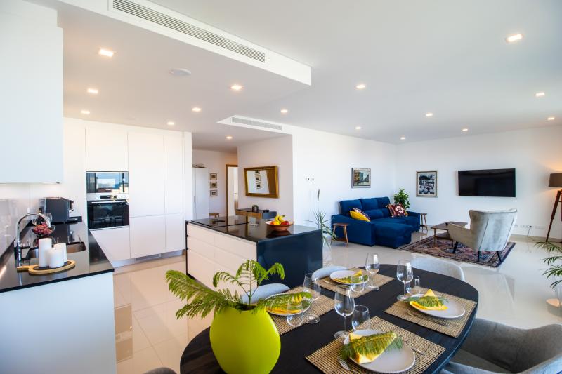 Adega luxury top floor apartment Extended Summer Stay, Lagos (JB-4-5A)