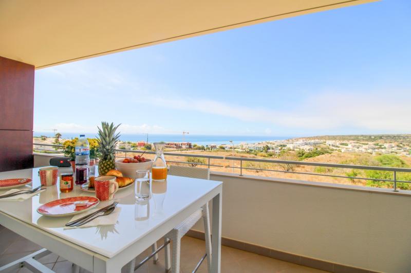 Porto de Mos Beach Condominium, Luxury 2 bedroom apt with Ocean View (GS:4-2I)