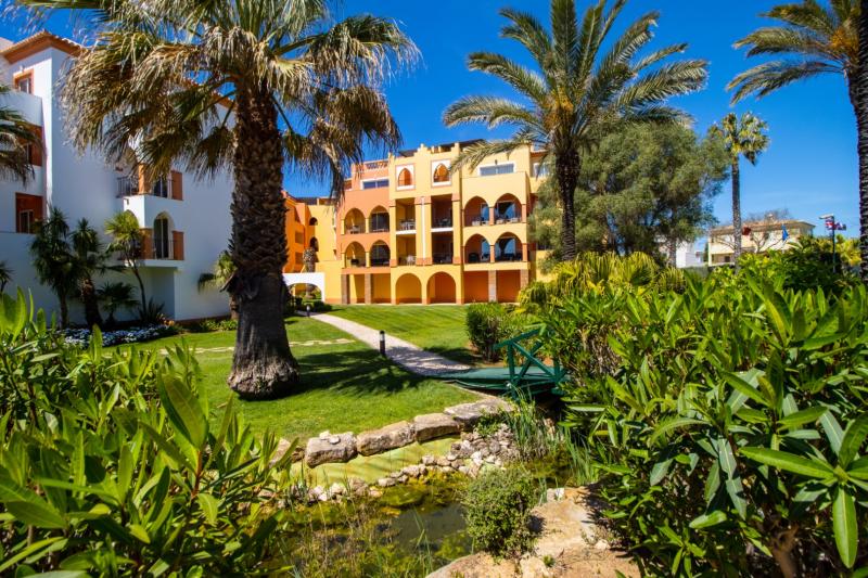 Jardim da Meia Praia Resort - The Vista 3 bedroom apartment (Sagres 202)