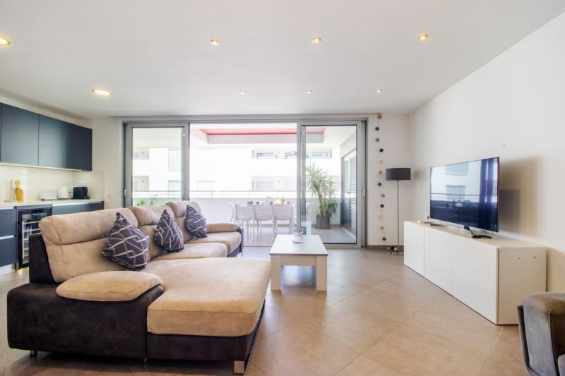 Les Jardins Fabulous 2 bedroom (RF-2E)