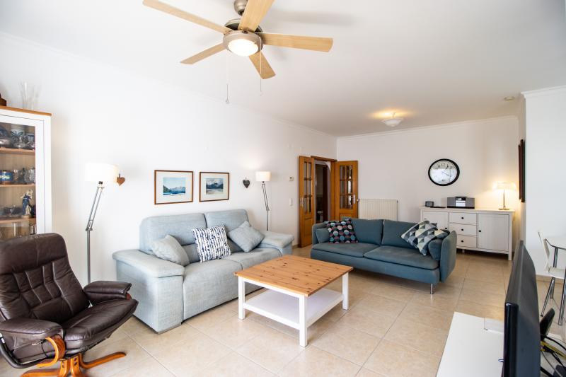 Rua Infante de Sagres - central 3 bedroom apt (EM-1D)