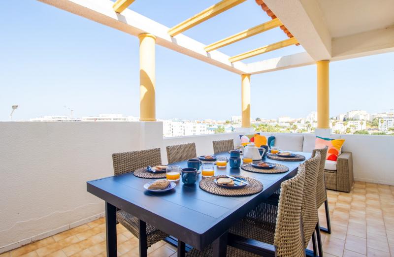Beco do Moinho stylish 3 bedroom apartment with pool