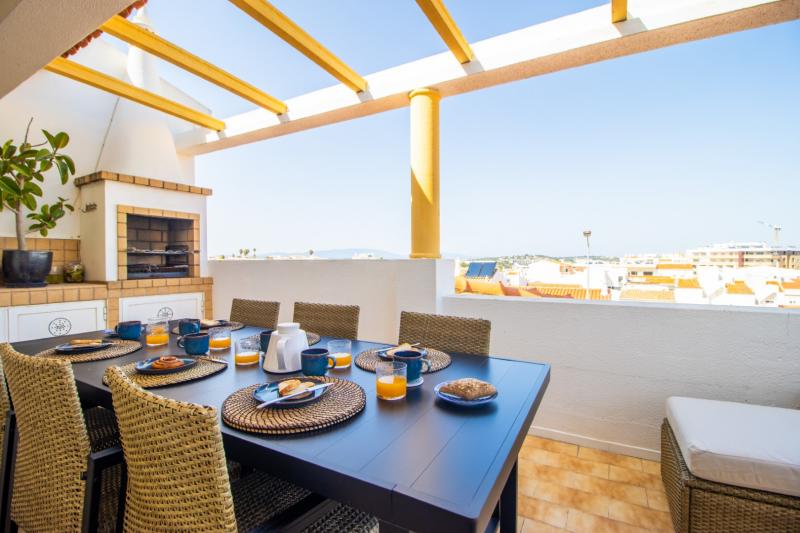 Beco do Moinho stylish 3 bedroom apartment with pool