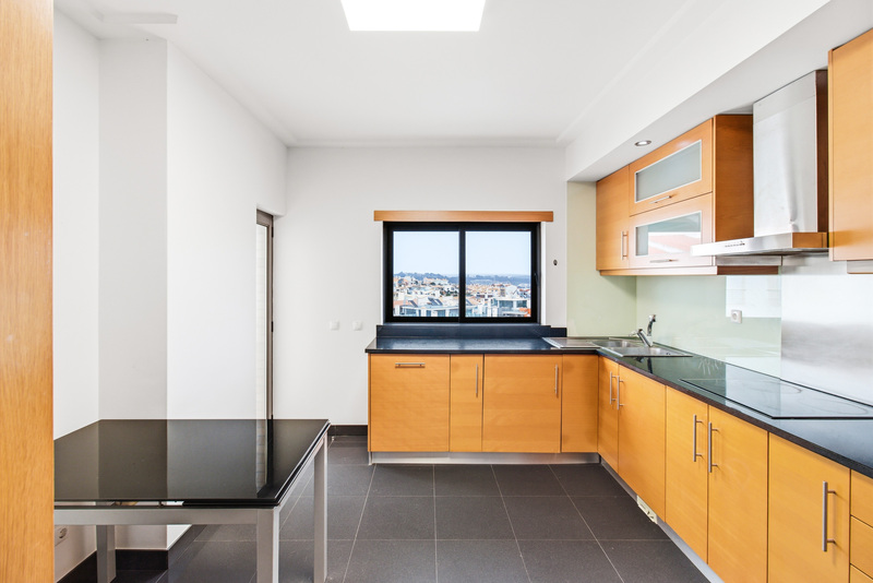 T3 Santo Amaro with garage (FS)- Annual Let