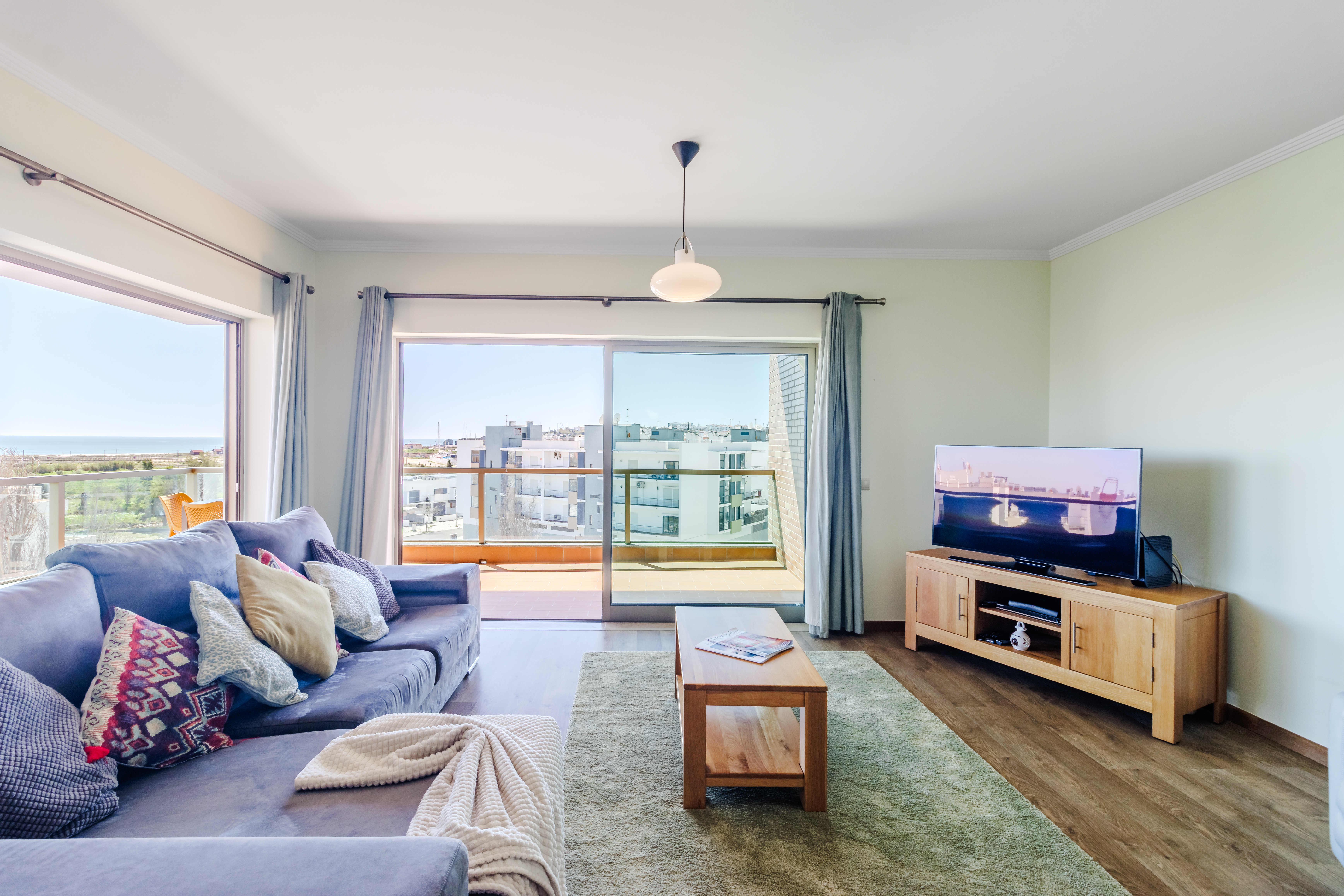 Luxury Beach Penthouse, Aquarium 2/4/E