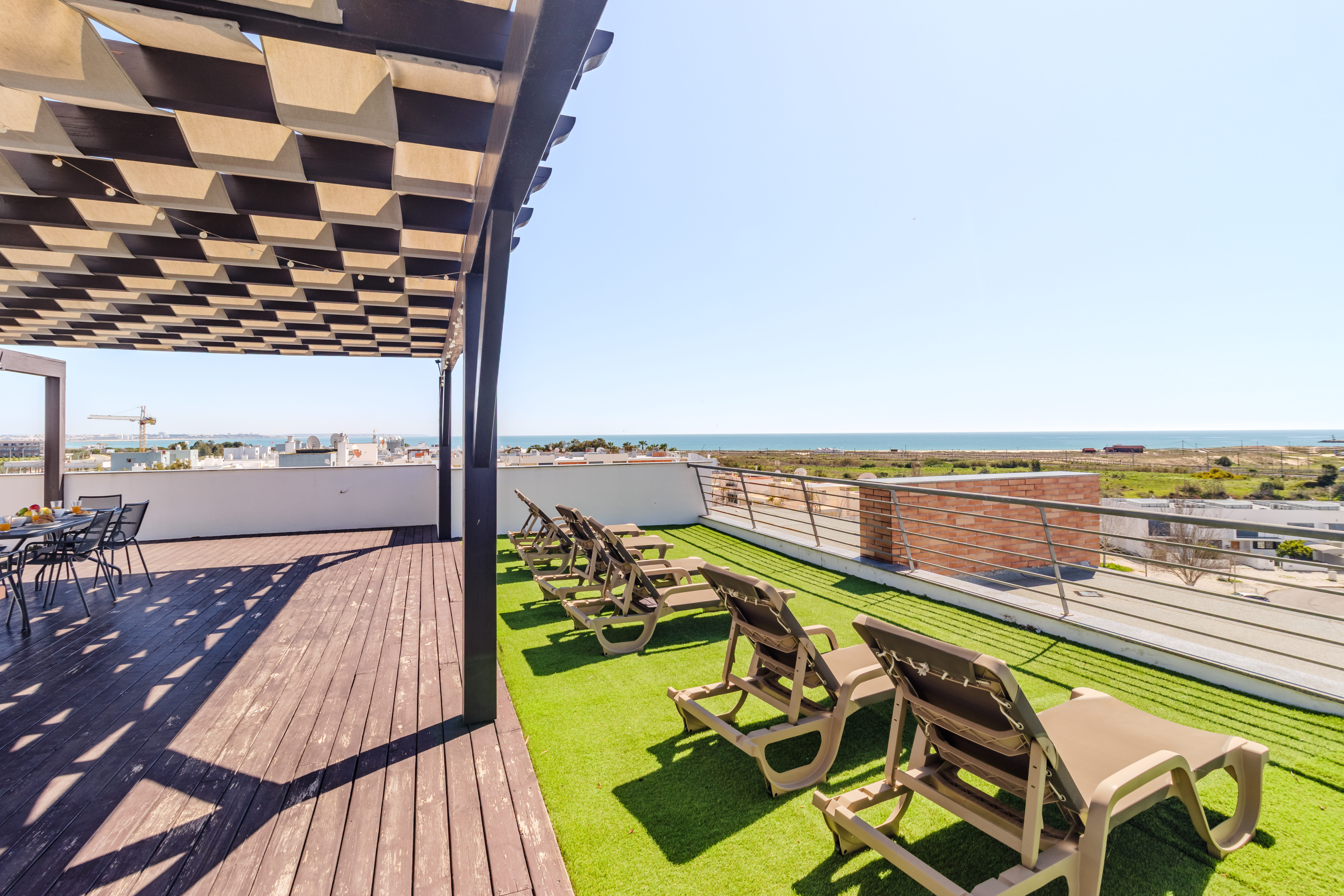 Luxury Beach Penthouse, Aquarium 2/4/E