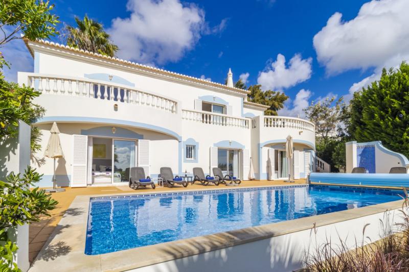 Parque da Floresta 208 - three bedroom villa with private pool