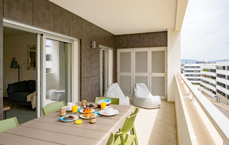 Seabreeze luxury apartment (Horta 2A)