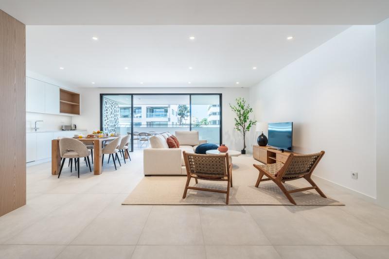 Brand New Luxurious T2 in Santa Maria (MB) - Annual Let