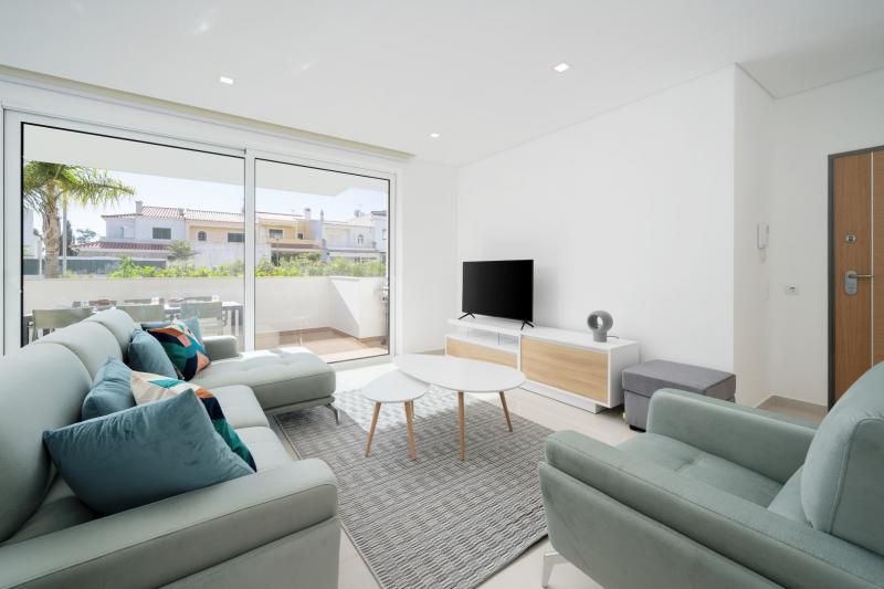 Ancora ultramodern garden apartment (SK R/C-C)