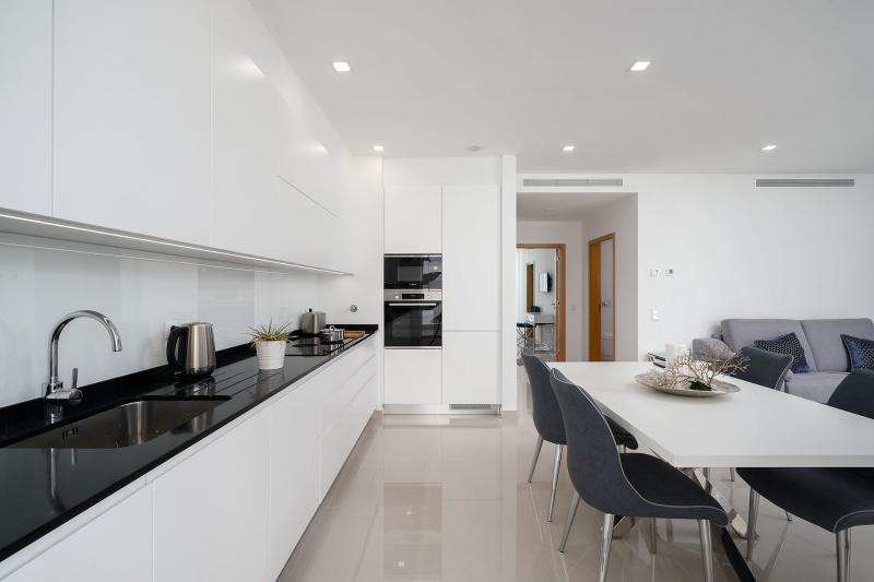 Fresh and stylish Lagos apartment, Adega 7-2B