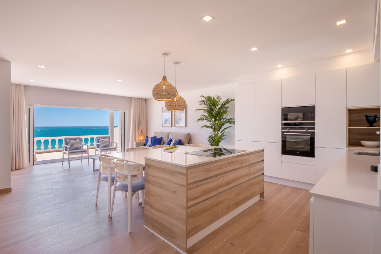 Beach View Apartment Praia da Luz by Blue Diamond (24-1F)
