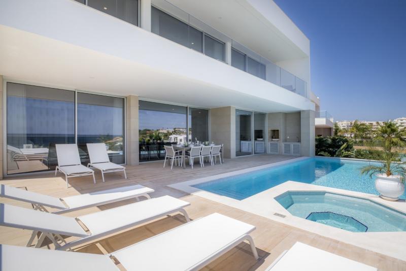 Beach View Villa by Blue Diamond (55)