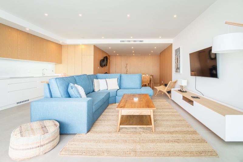 Luxury with Marina View (JL5-4A)