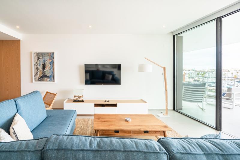 Luxury with Marina View (JL5-4A)