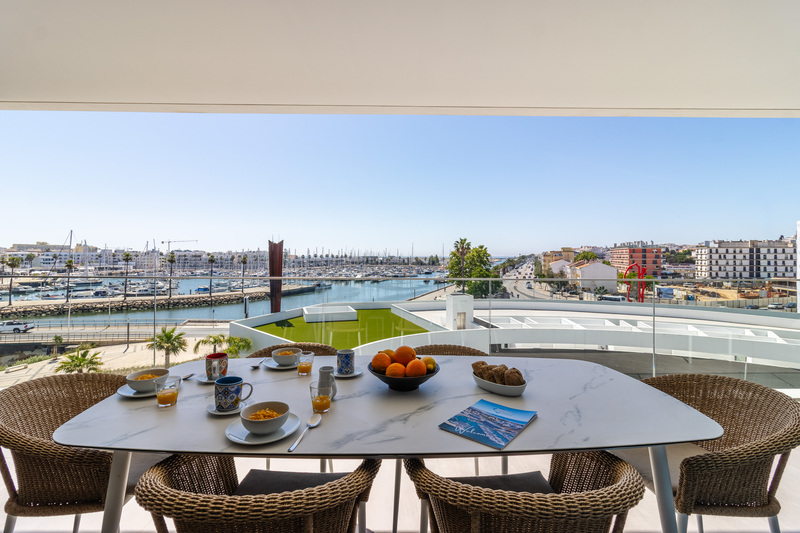 Stylish Marina View apt. (IH 2-3B)