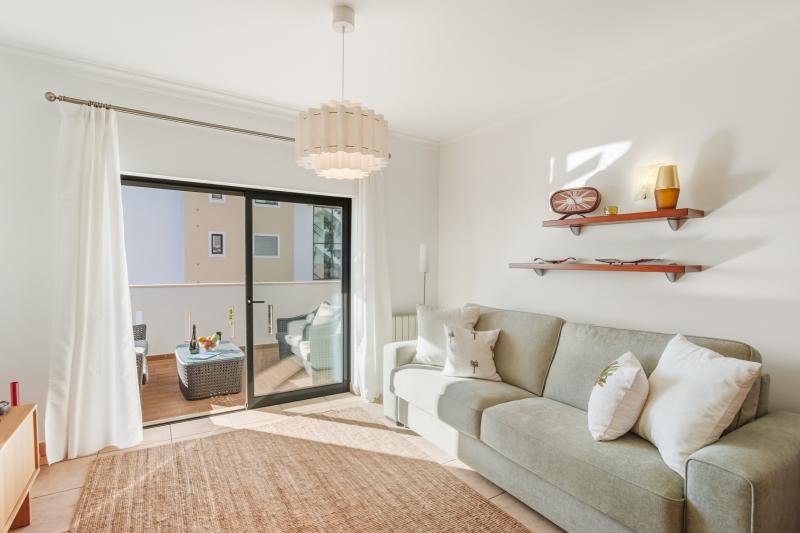 Albamar apartment - pool and sea view