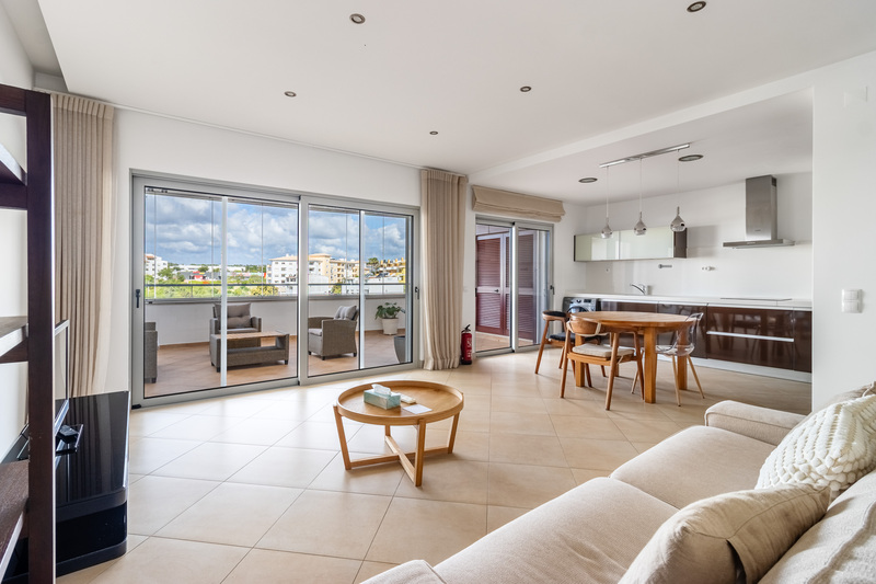 Santo Amaro 2 bedroom apartment with large terrace, pool & gym (YSO) - Annual Let