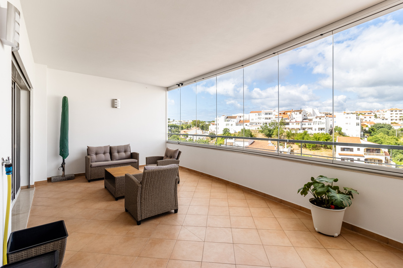 Santo Amaro 2 bedroom apartment with large terrace, pool & gym (YSO) - Annual Let