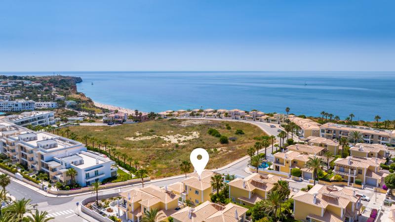 Tropical Beach Villa by Blue Diamond (21)