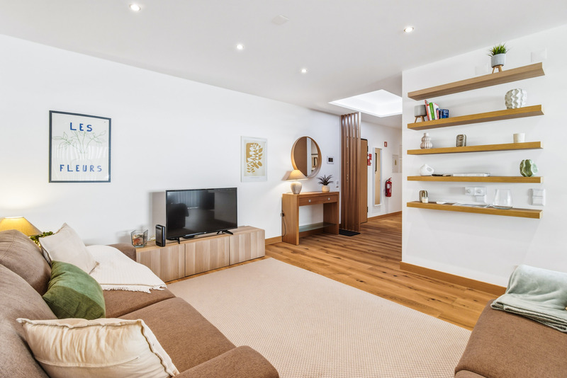 Stylish Les Jardins Apartment - 1E