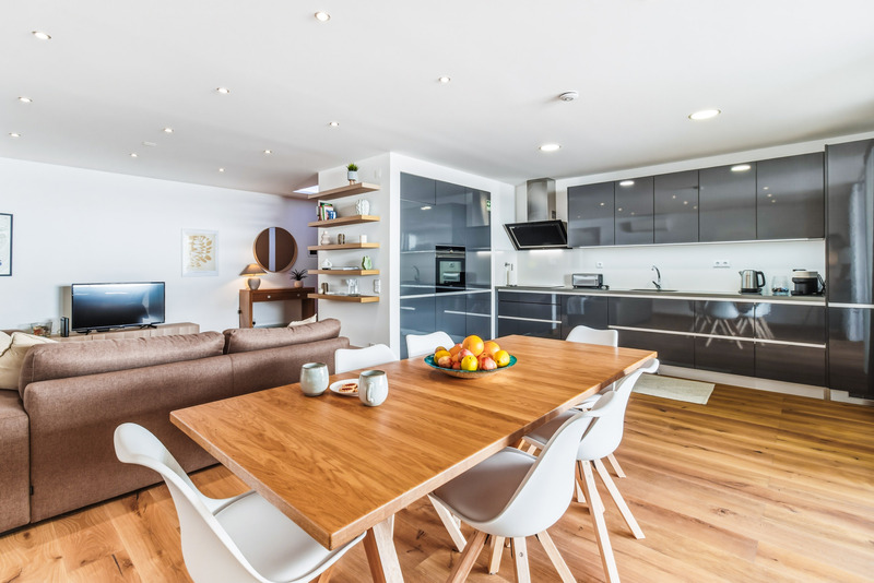 Stylish Les Jardins Apartment - 1E