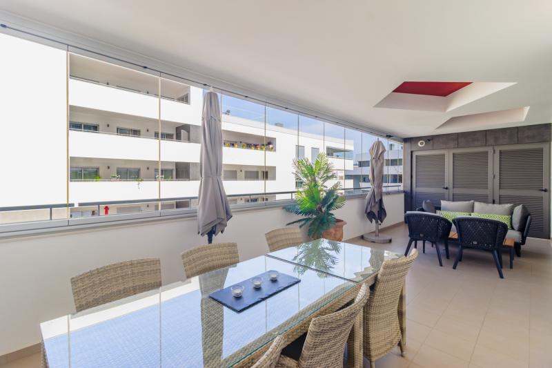 Stylish Les Jardins Apartment - 1E