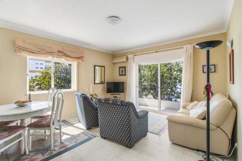 One bedrom in great location (IF) - Annual Let