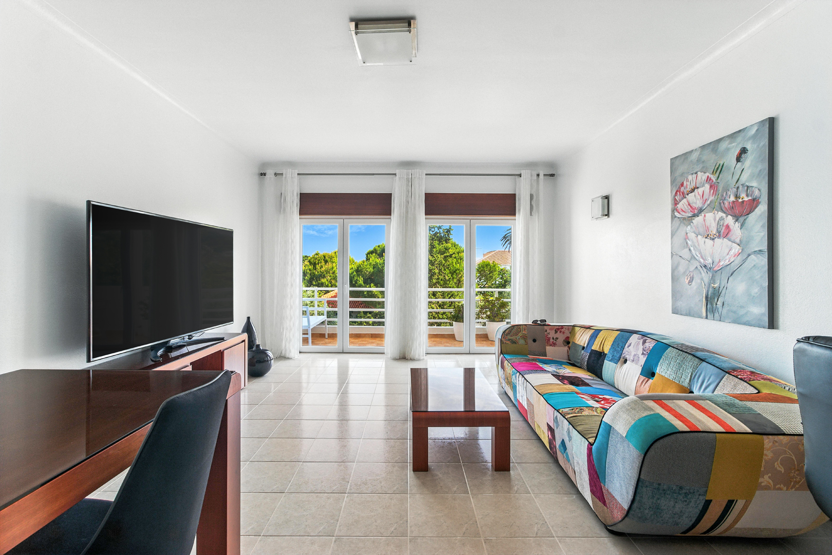 Spacious apartment in great location (DH) - Annual Let