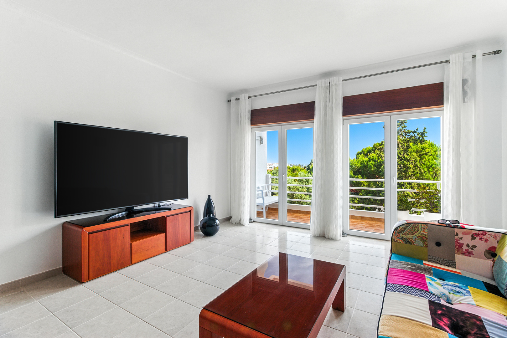 Spacious apartment in great location (DH) - Annual Let