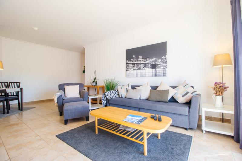 Quinta das Palmeiras 1-bedroom penthouse apartment lt.9 (JC)