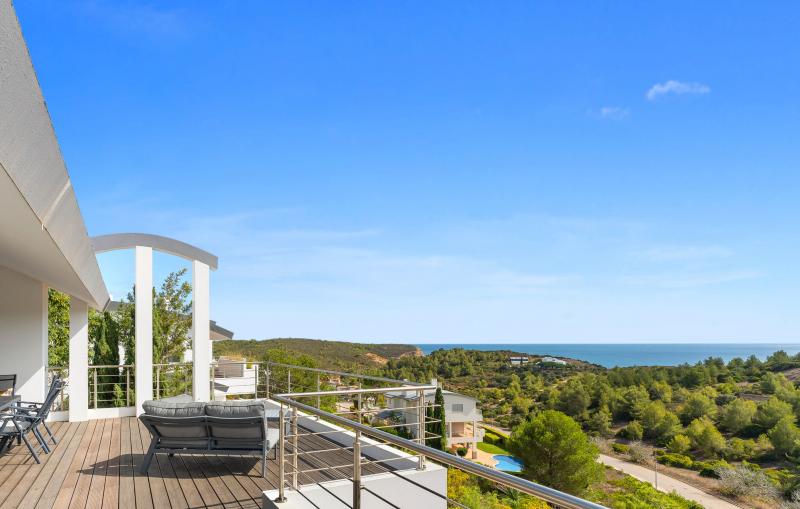 Atlantic View Villa (QDF85)