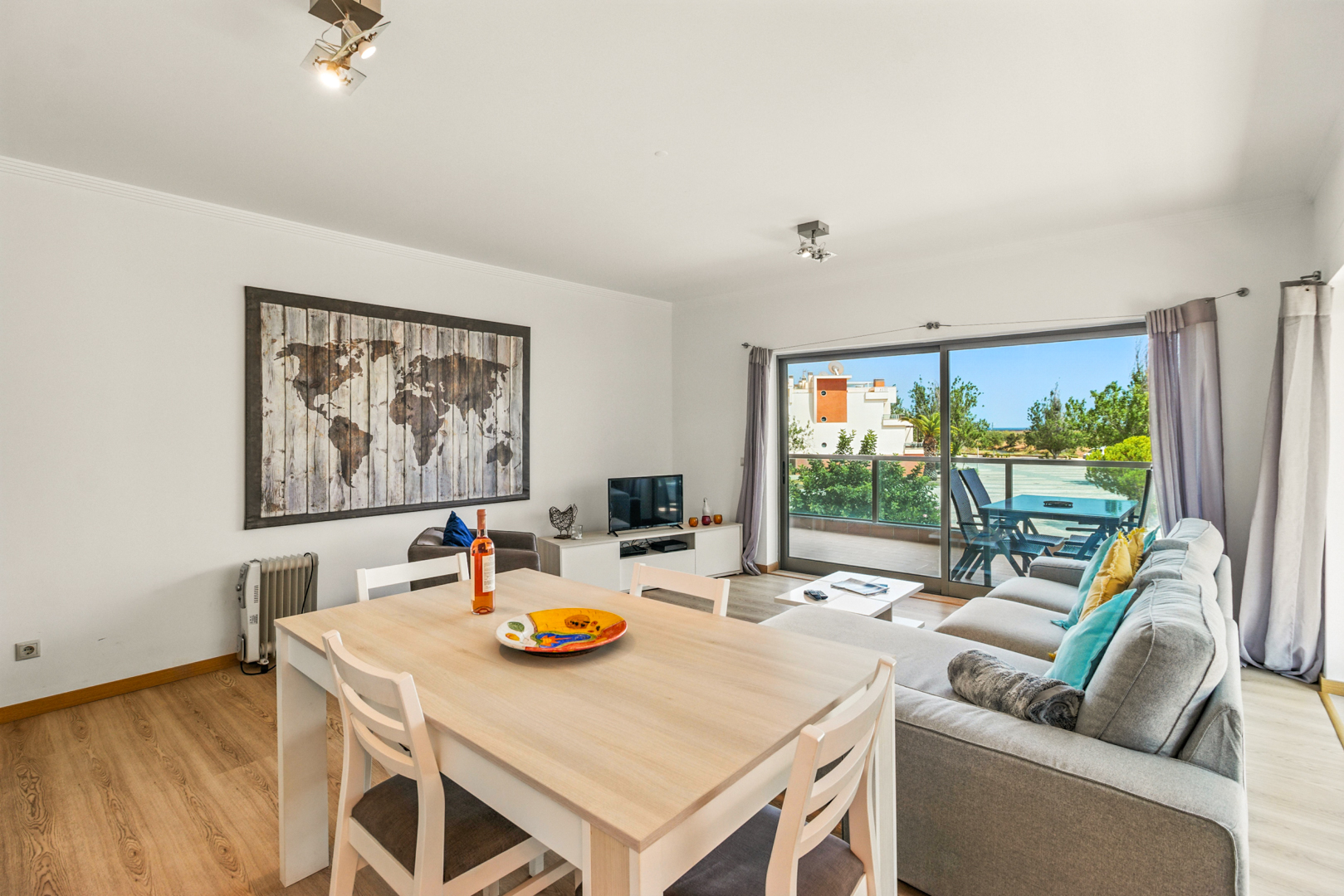 Aquarium 1D, near Marina and beach